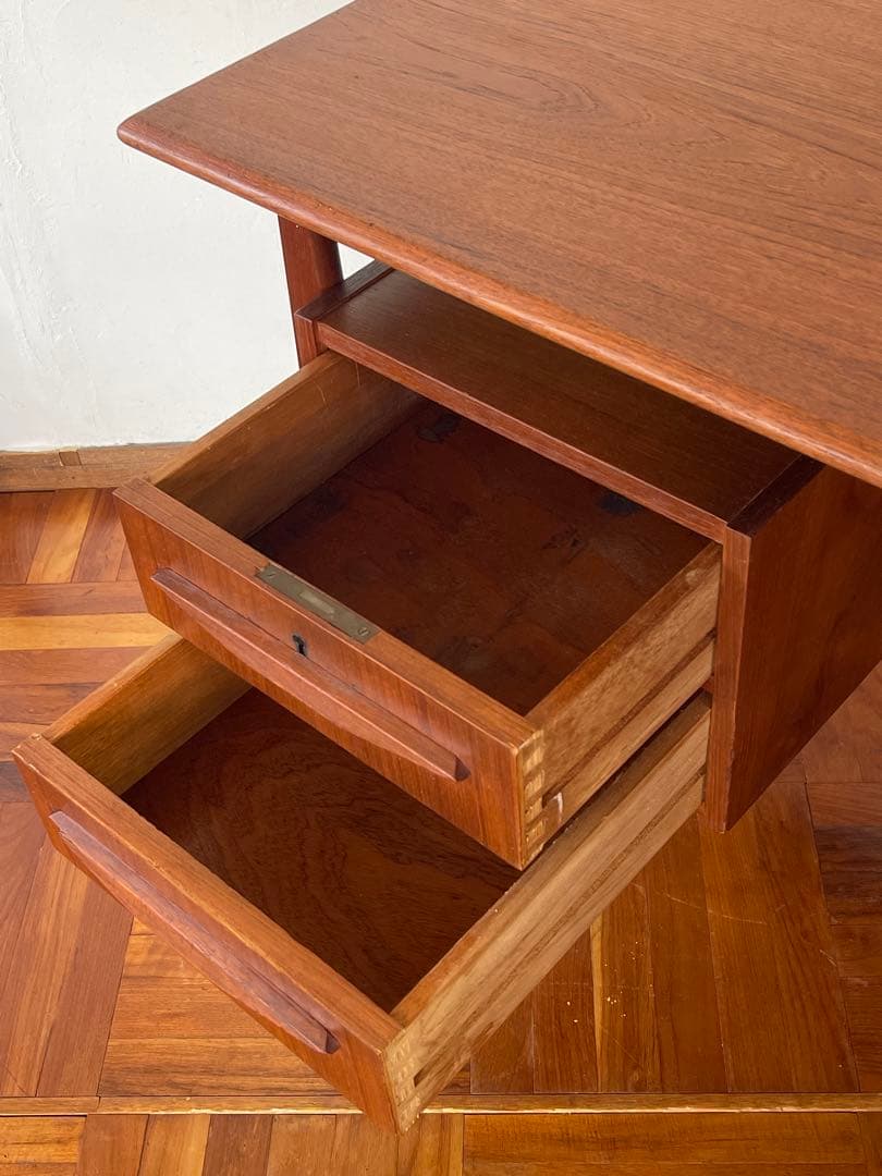 北欧 デンマーク ヴィンテージ チーク オイルフィニッシュ 両袖 デスク