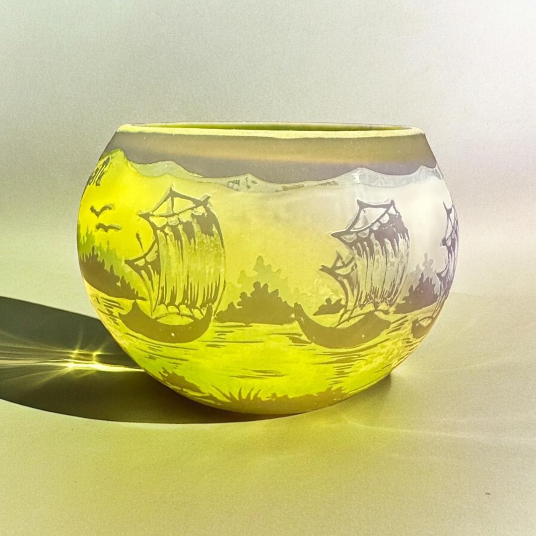 エミールガレ　ボンボニエール　カメオ彫り　被せガラス　高さ8cm