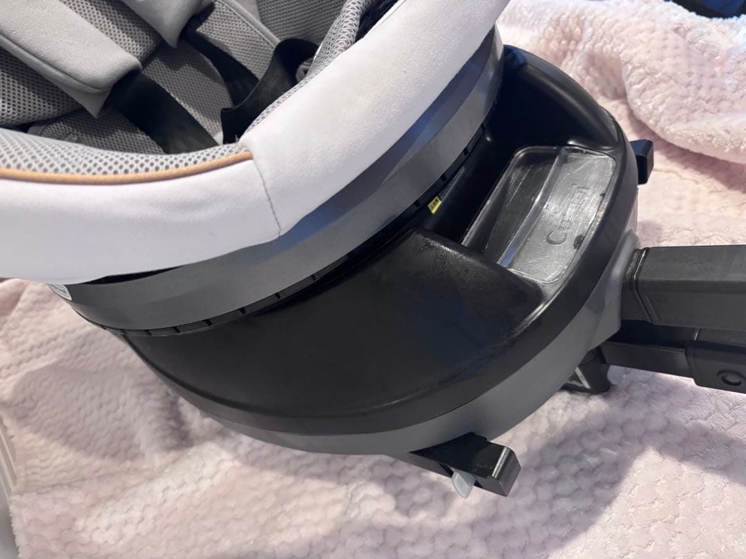 Combi チャイルドシート クルムーブISOFIXエッグショック　CG-UIG