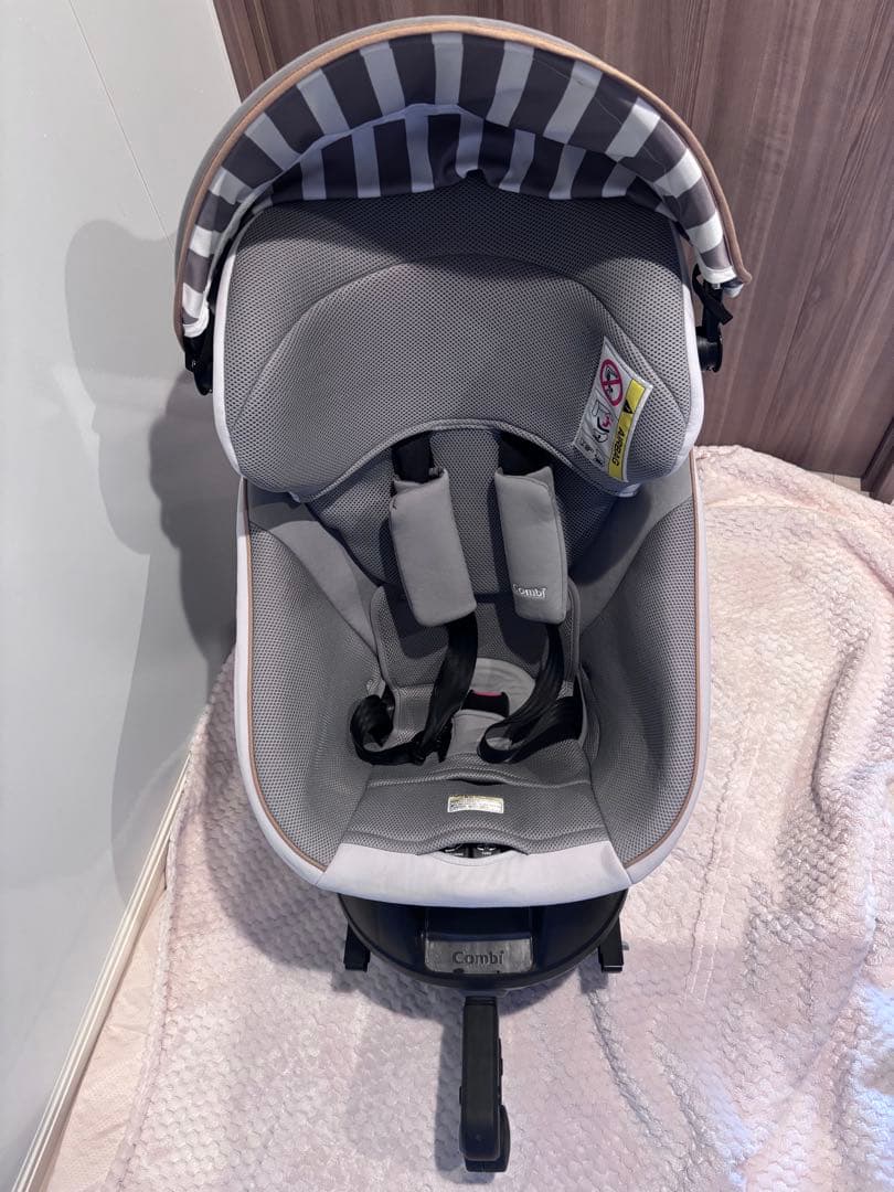 Combi チャイルドシート クルムーブISOFIXエッグショック　CG-UIG