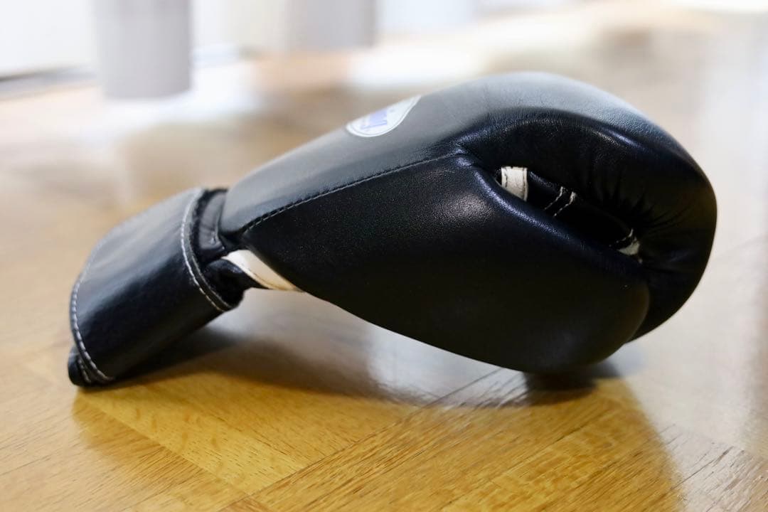 Winning グローブ 8oz 半月使用 美品 トレーニング向け