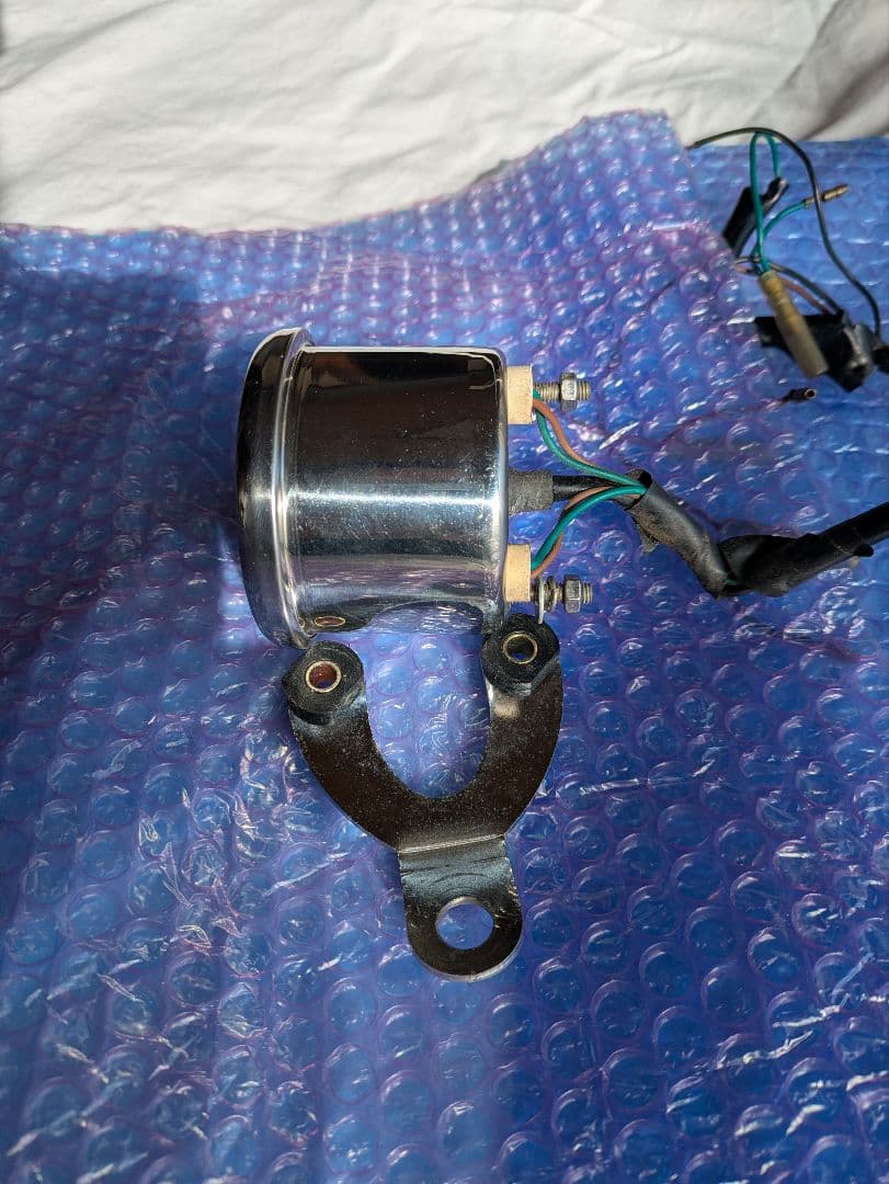 TAKEGAWA 緑色丸型メーター 取り付け金具付き