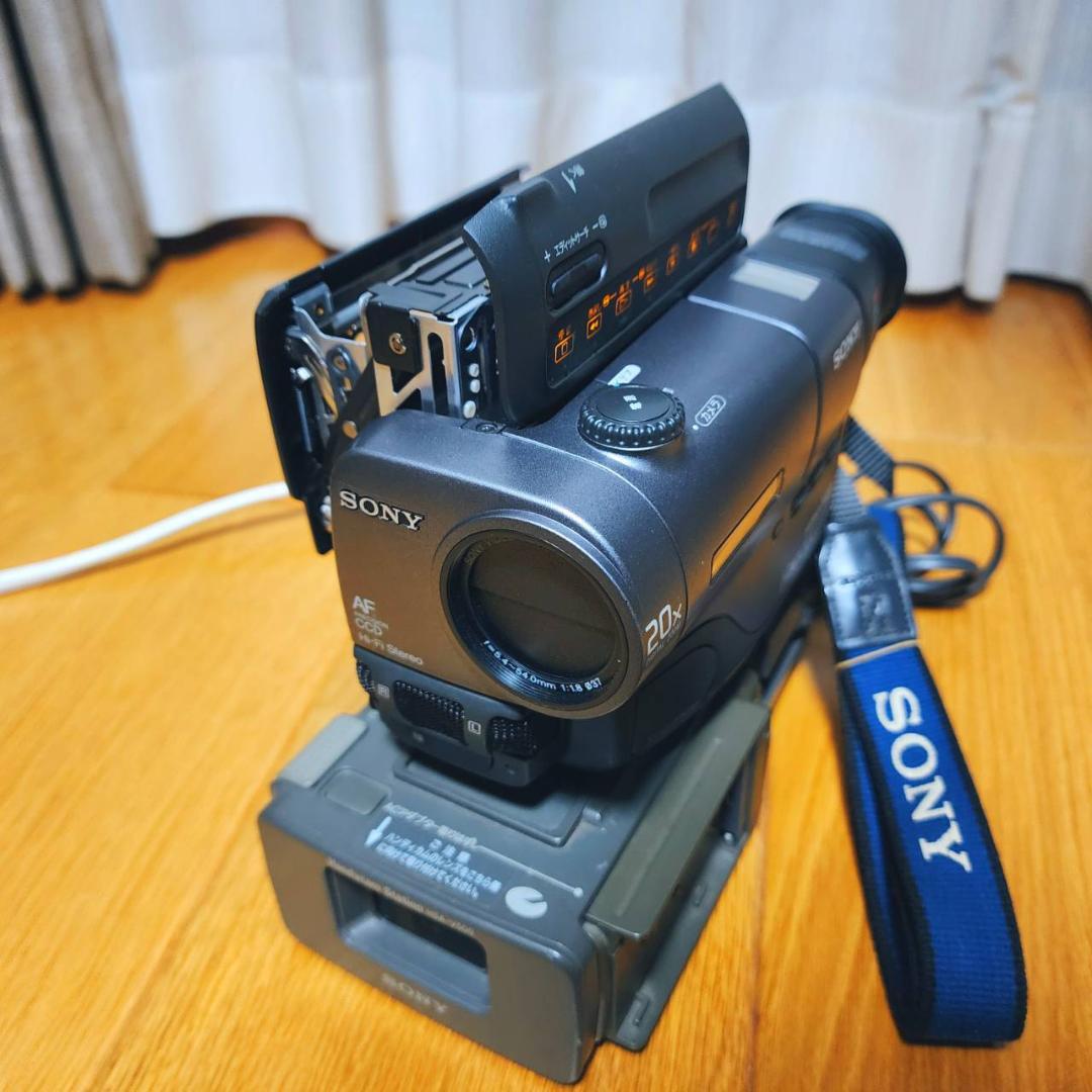 T*9様 【動作確認済】高画質 SONY Hi8 ビデオカメラ CCD-TR11