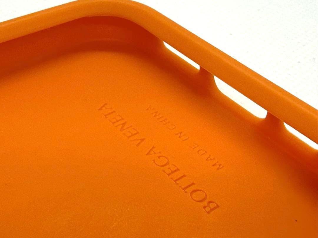 BOTTEGA VENETA ボッテガべネタ iPhone13pro ケース