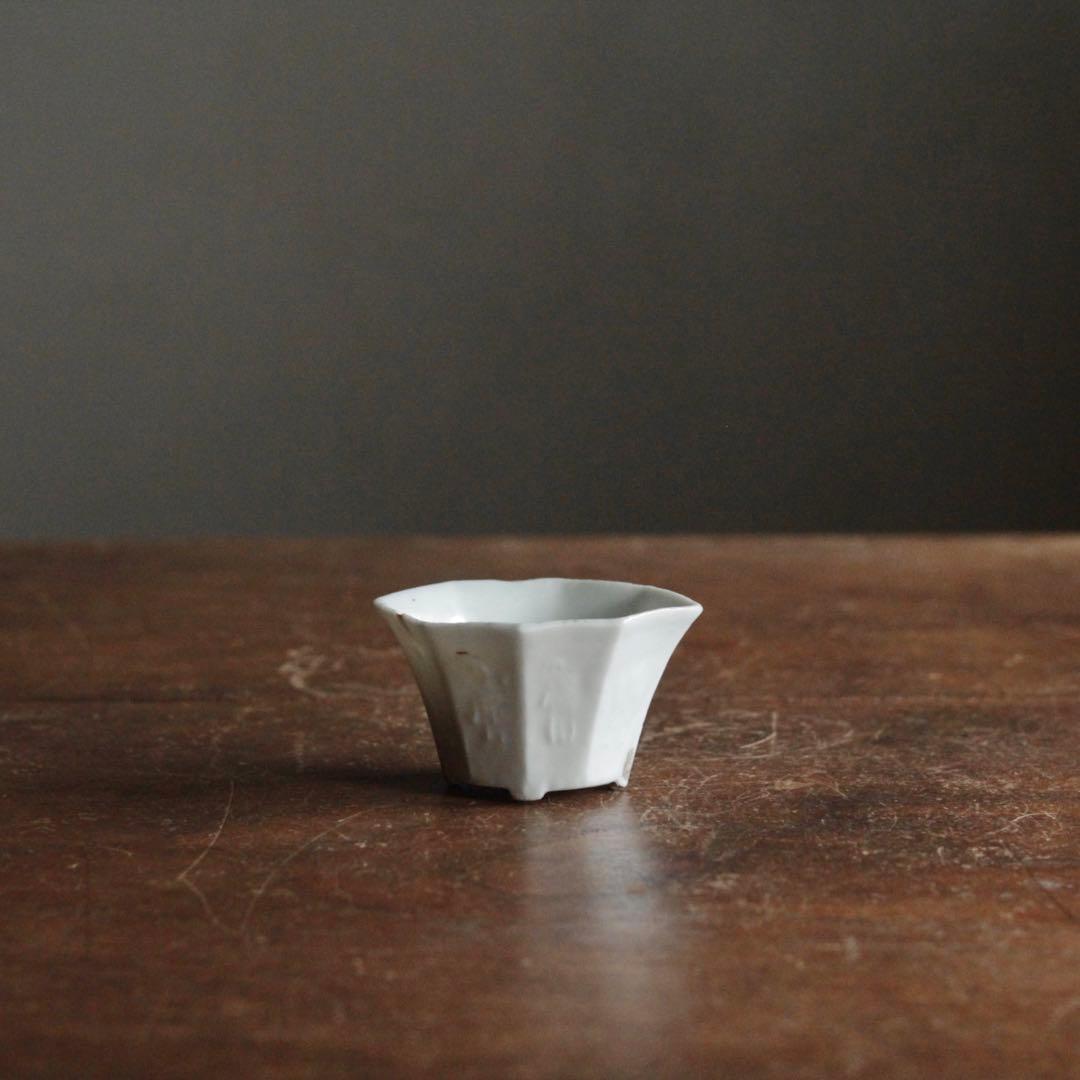 南京白磁 八角 面取 陽刻 人物文 盃 古美術 古道具 アンティーク 白南京