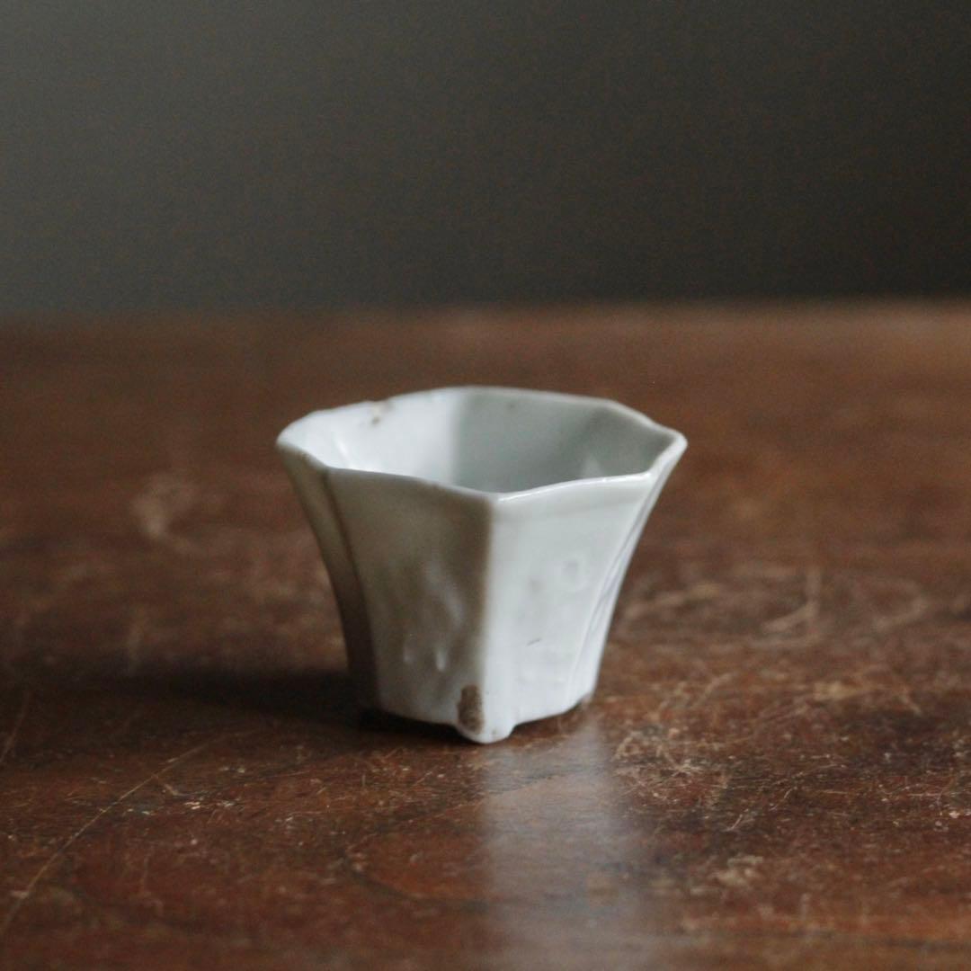 南京白磁 八角 面取 陽刻 人物文 盃 古美術 古道具 アンティーク 白南京