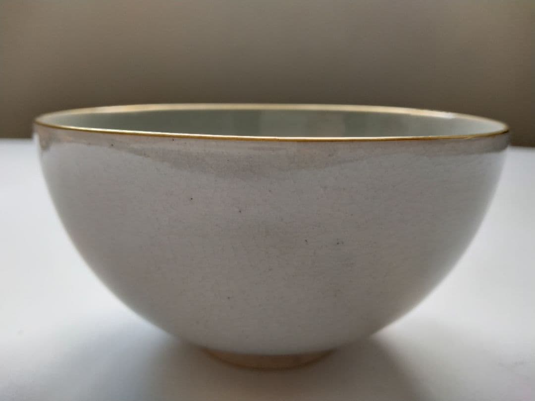 九谷焼茶碗　岳陽造　細字 利休 茶の湯和歌 金陽書　抹茶碗 豪華金彩花籠草花文様