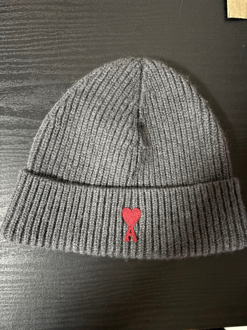 ami グレー リブ編み ビーニー