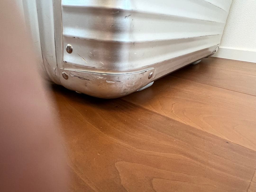 パイロット　シルバー アルミ キャリーケース