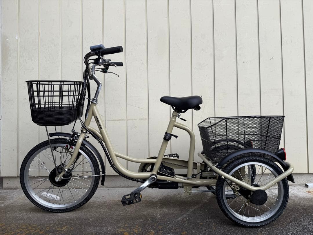 ベージュ 三輪車 前後バスケット付き
