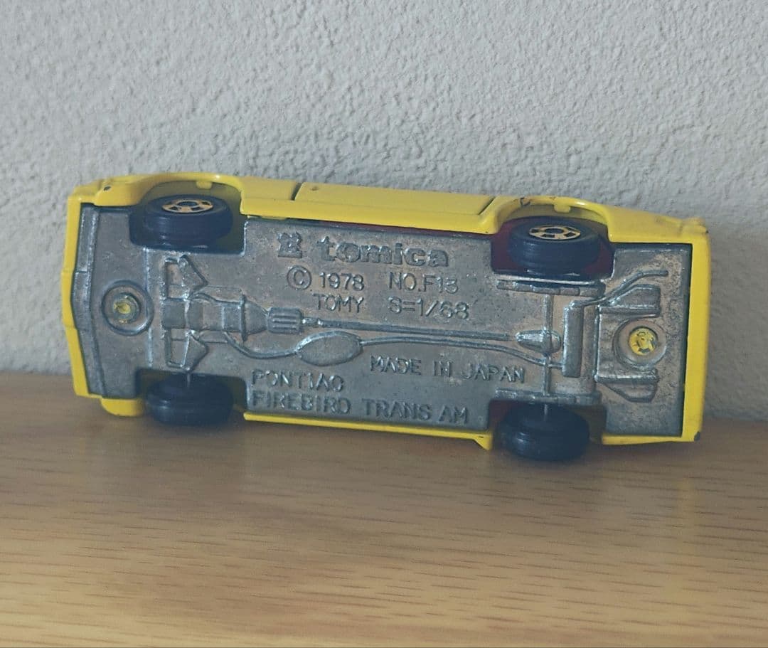 TOMICA　トミカ　ポンティアック　ファイヤーバード　黄色　箱付き