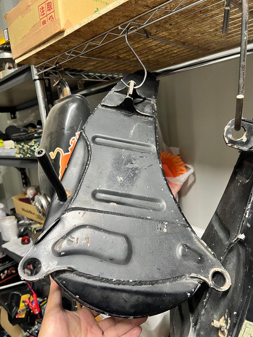 ハーレー分割タンク　小傷あり大きな凹みなしサビなしショベル　パン　ナックル　エボ