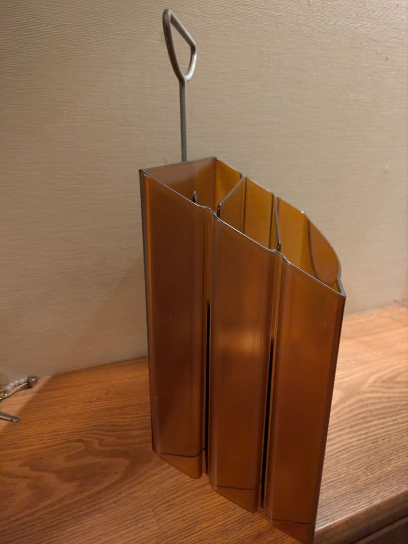 MAGIS 　プラステック　マガジンラック　ゥ゙ィンテージ　1988年 イタリー