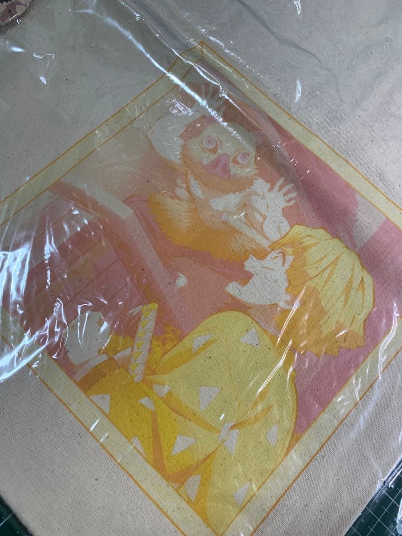 鬼滅の刃　ショッピングバッグ　缶バッジ付き　我妻善逸　嘴平伊之助