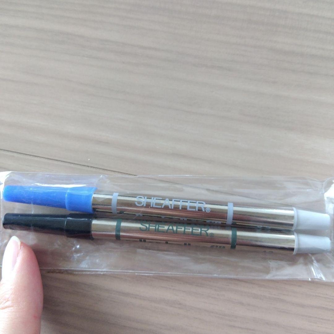 SHEAFFERボールペン 青黒各1本と替芯のセット