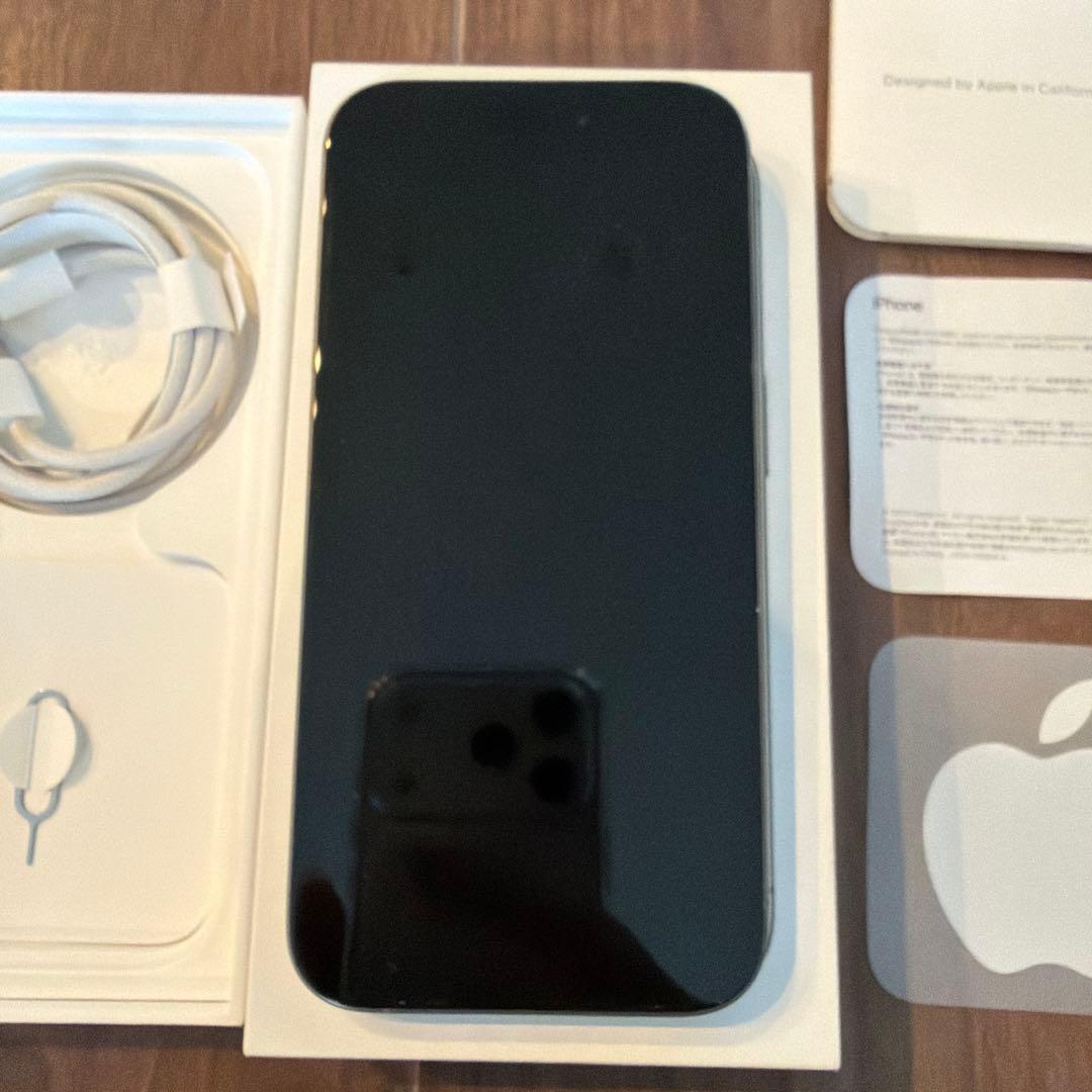 値下げ　美品　Apple iPhone 15 pro シルバー　本体
