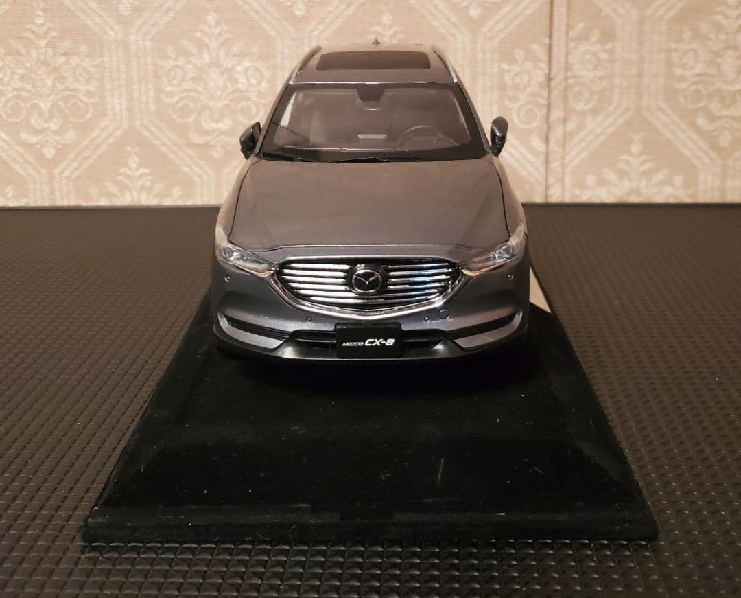 良品 1/18 マツダMazda CX-8 ミニカー フィギュア