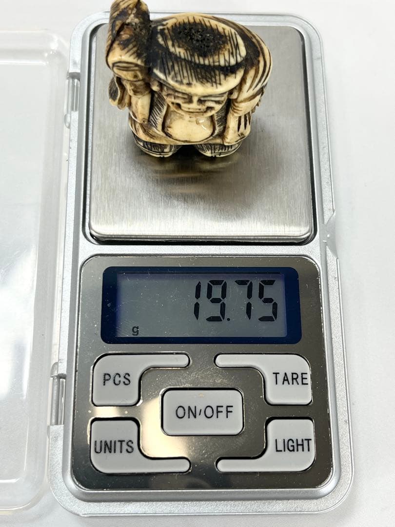 【古道具】大黒天 根付 細密彫刻　19g