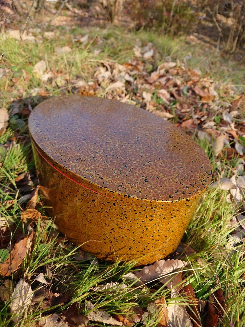 美術工芸　漆工芸　宝箱　木製　くり抜き　展示会で購入　大ぶり厚み　底に浅い筋傷