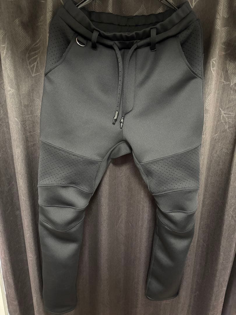 フランシストモークス クールバイカーサルエルスキニーパンツ ミスチル桜井着