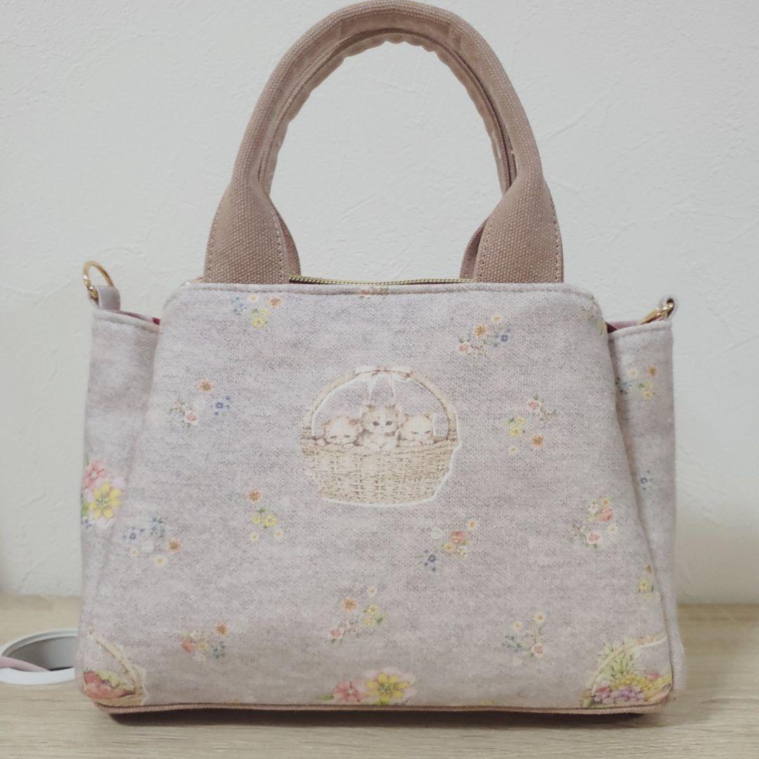 《専用》ハンドメイド 16cmフリル蓋付きポーチ