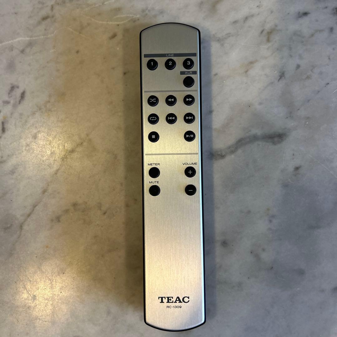 TEAC AX-501 プリメインアンプ XLRバランス入力装備 、リモコン付き