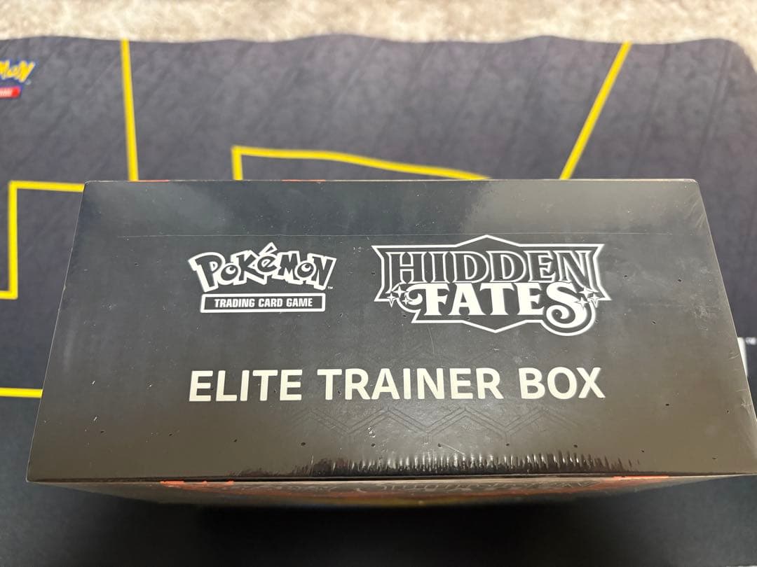 ポケモンカード Hidden Fates Elite Trainer Box