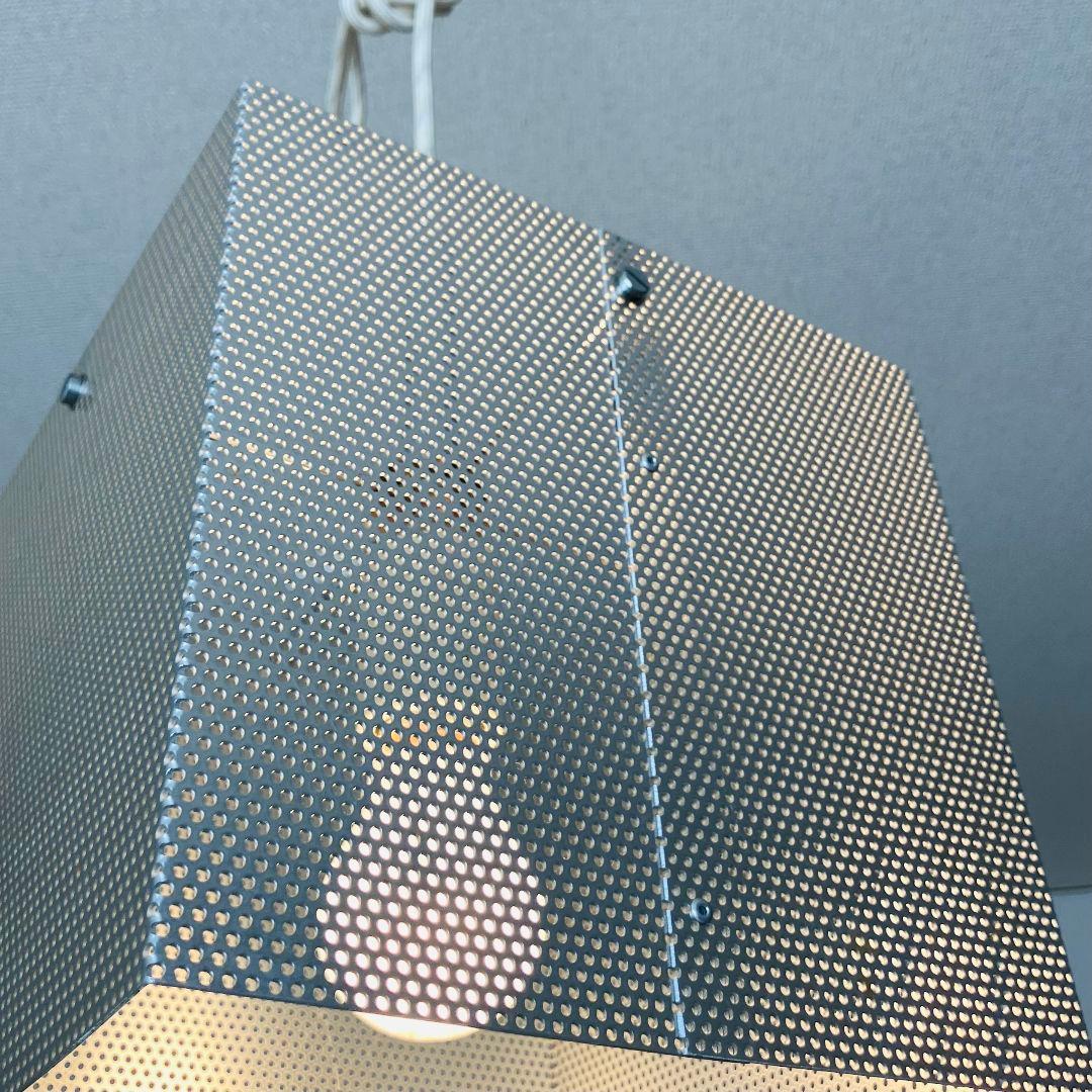 ポストモダン パンチングメタル キューブランプ