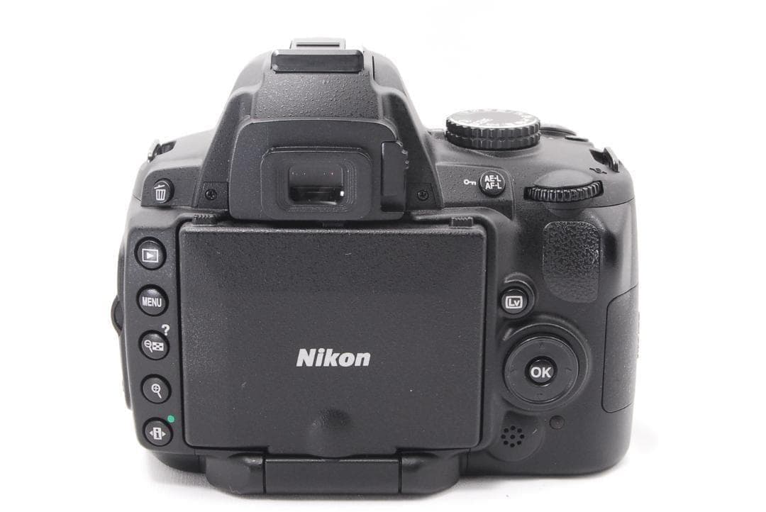 シャッター数1318回 Nikon D5000 届いてすぐ使える！初心者オススメ