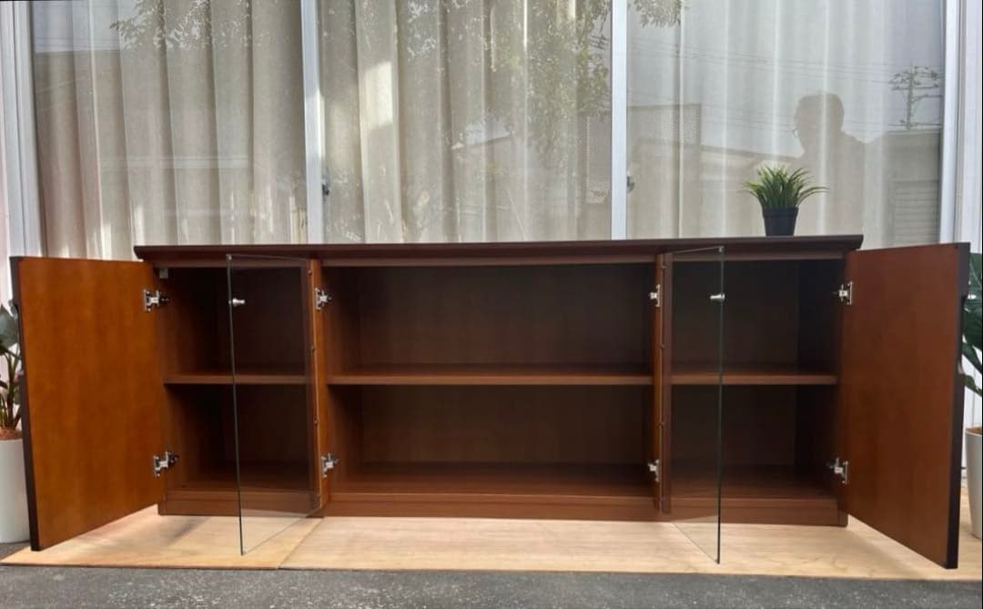 Oliver オリバー　サイドボード　34万　美品　展示品　モダン　キャビネット