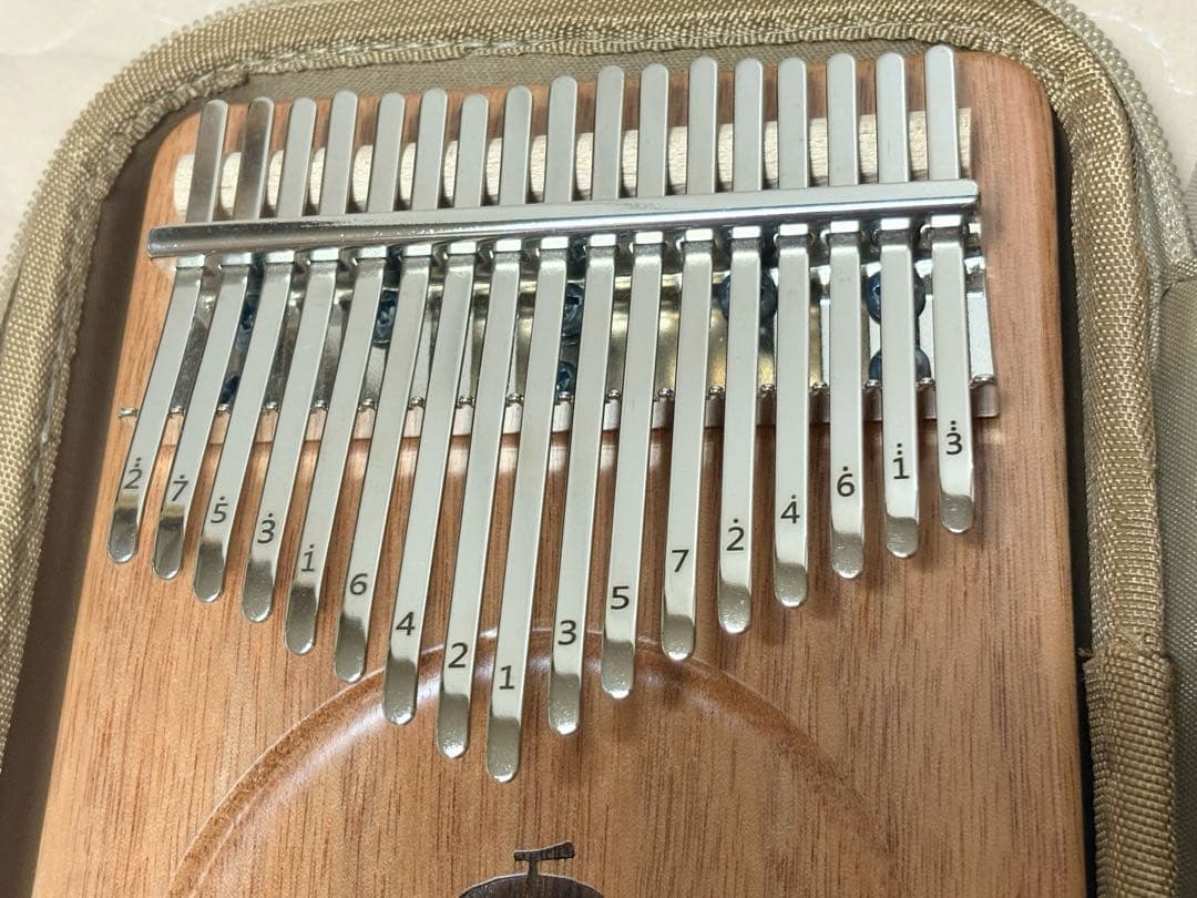 seeds カリンバ ケース付き　17音　終売モデル