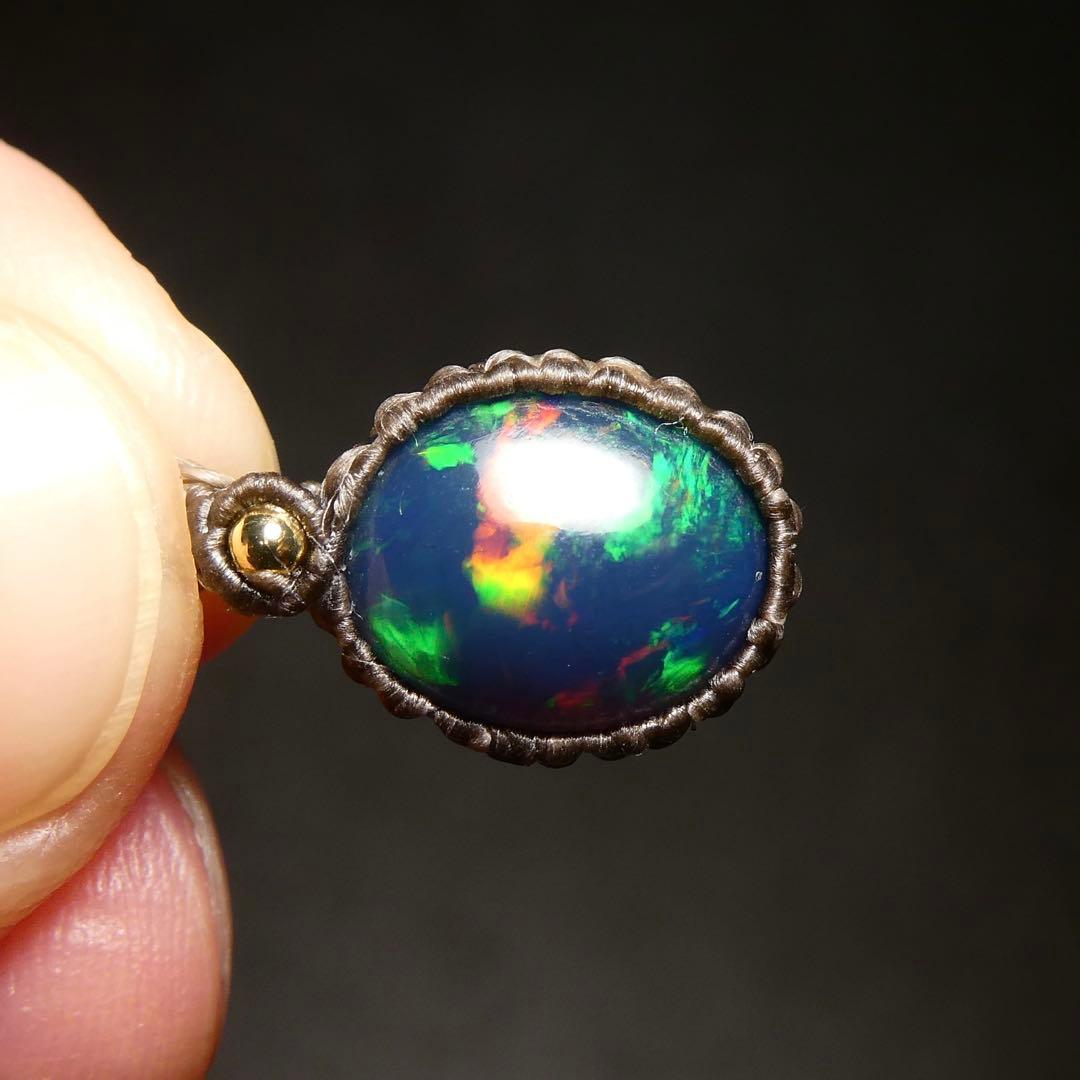 ブラックオパールとペリドットのマクラメネックレス