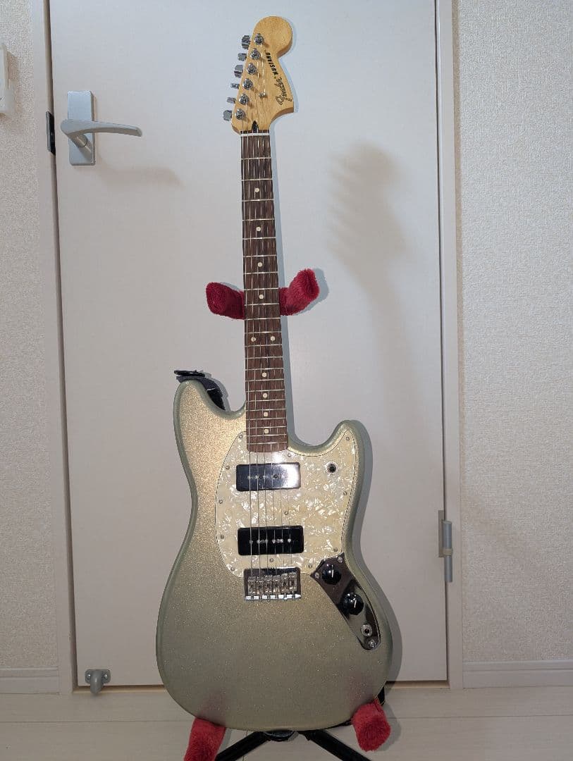 mustang fender mexico 変色したシルバーエレキギター