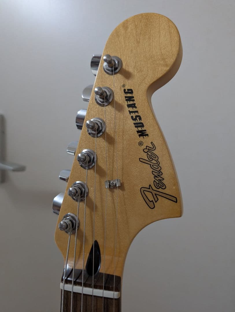 mustang fender mexico 変色したシルバーエレキギター