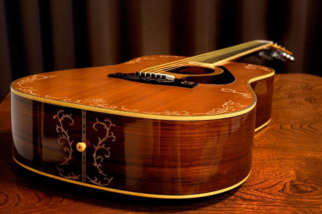 ★YAMAHA FGシリーズの奏でる華やかな場面で演出を高める【彫刻装飾ギター】