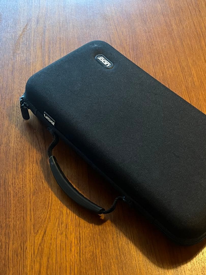 TRAKTOR KONTROL Z1 DJコントローラー　専用バッグ付き