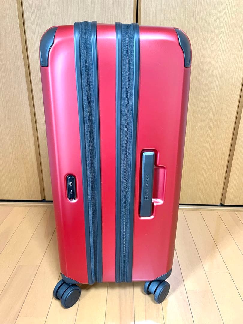 め*ぐ様 【新品・未使用】訳あり⭐︎ビクトリノックス スーツケース 81L