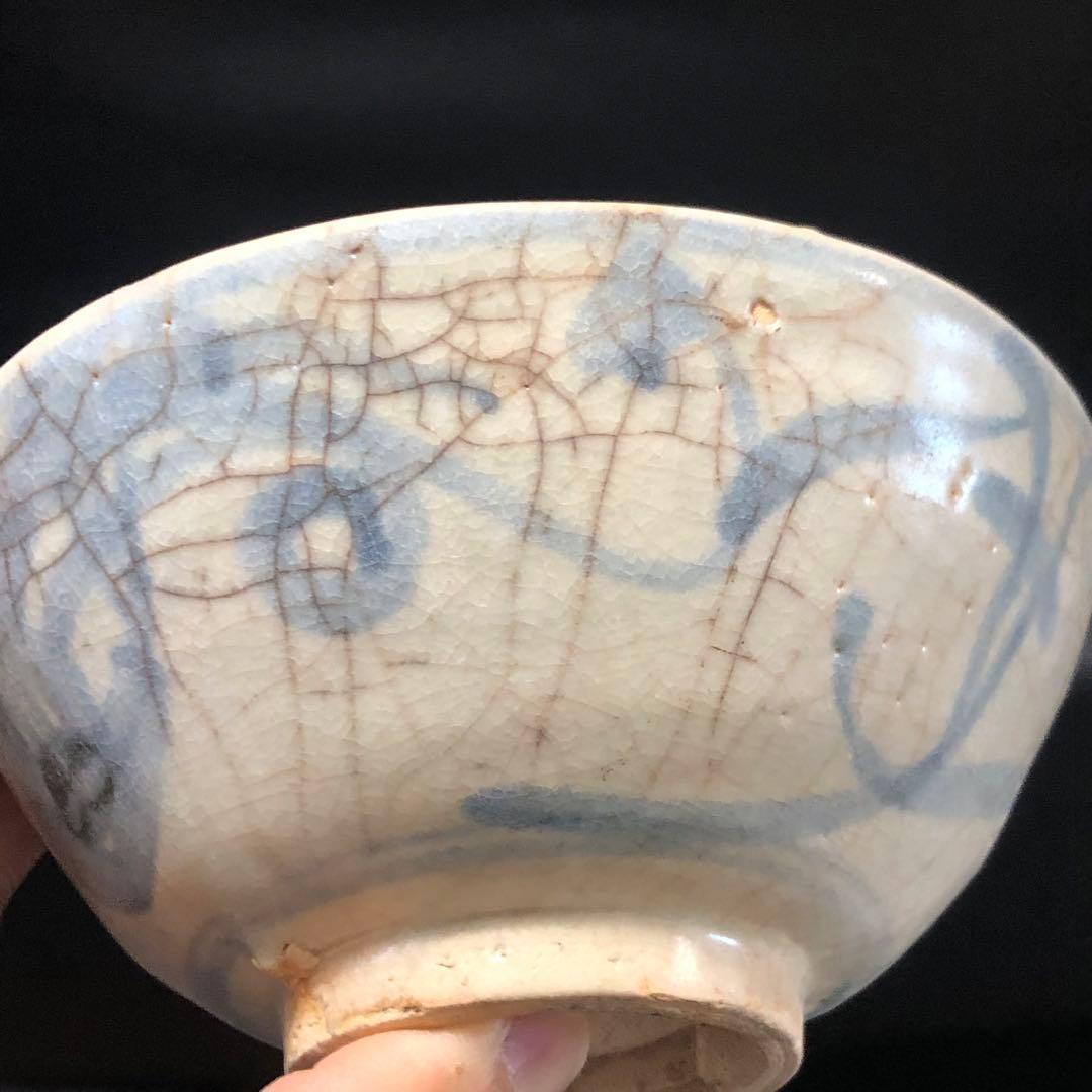 究極の古美術⬛︎蔵の奥から美しい藍色の手描きの抹茶茶碗がで出来ました。美しい茶道具