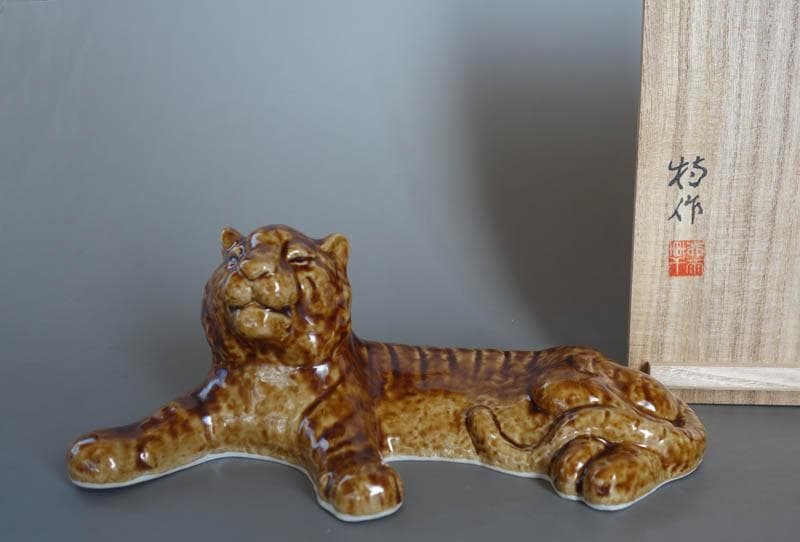 九谷焼　二代　徳田八十吉 虎　寅 フィギュリン　置物 共箱 文化勲章　2306