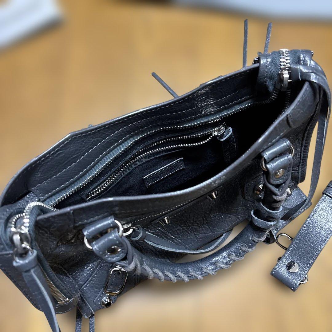 BALENCIAGA シティー　グレー