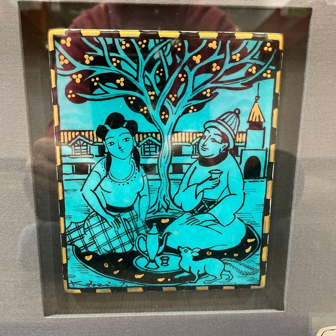 陶額　淡青釉金彩陶［園遊]