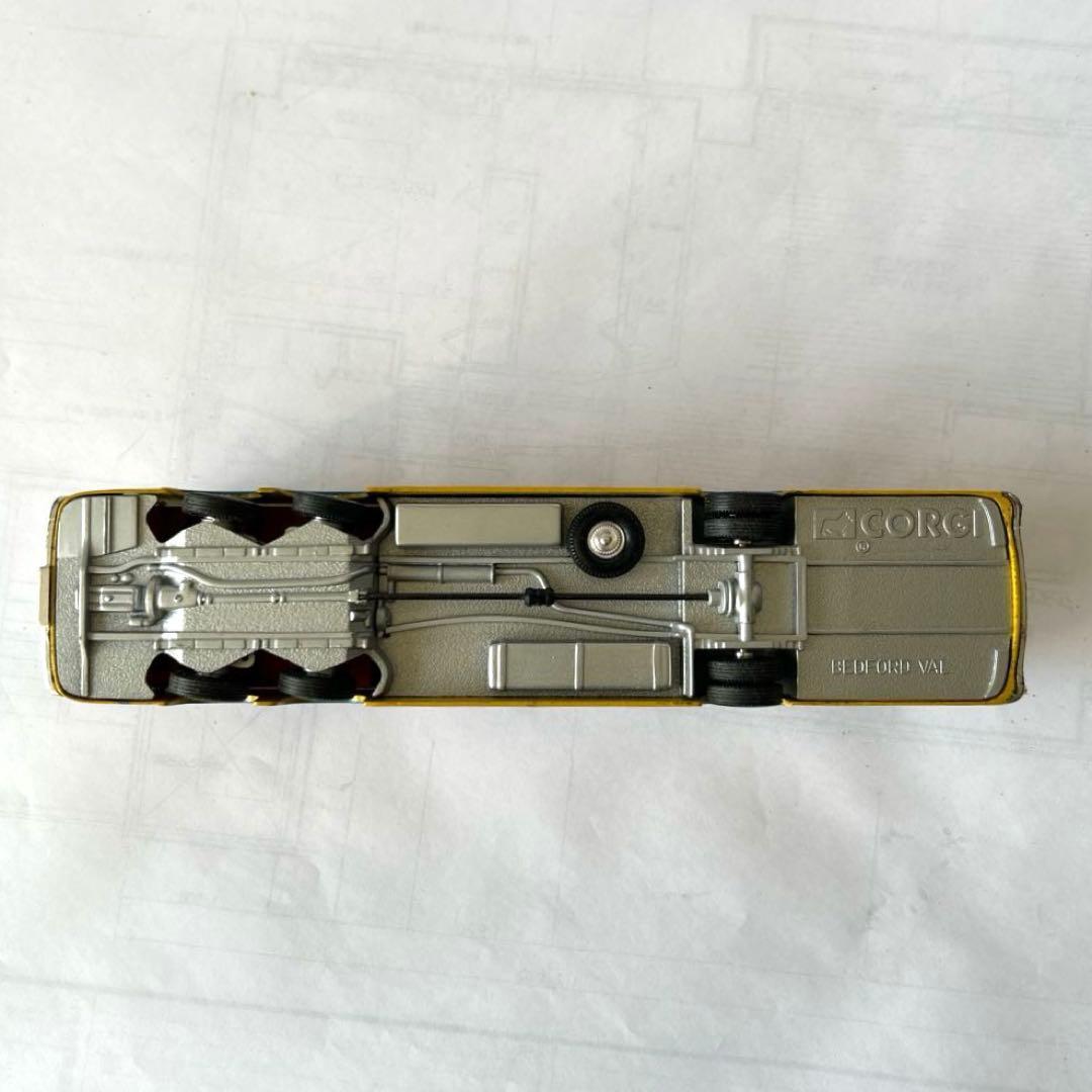 ビートルズ　THE Beatles ミニカー 3種 コーギー社製