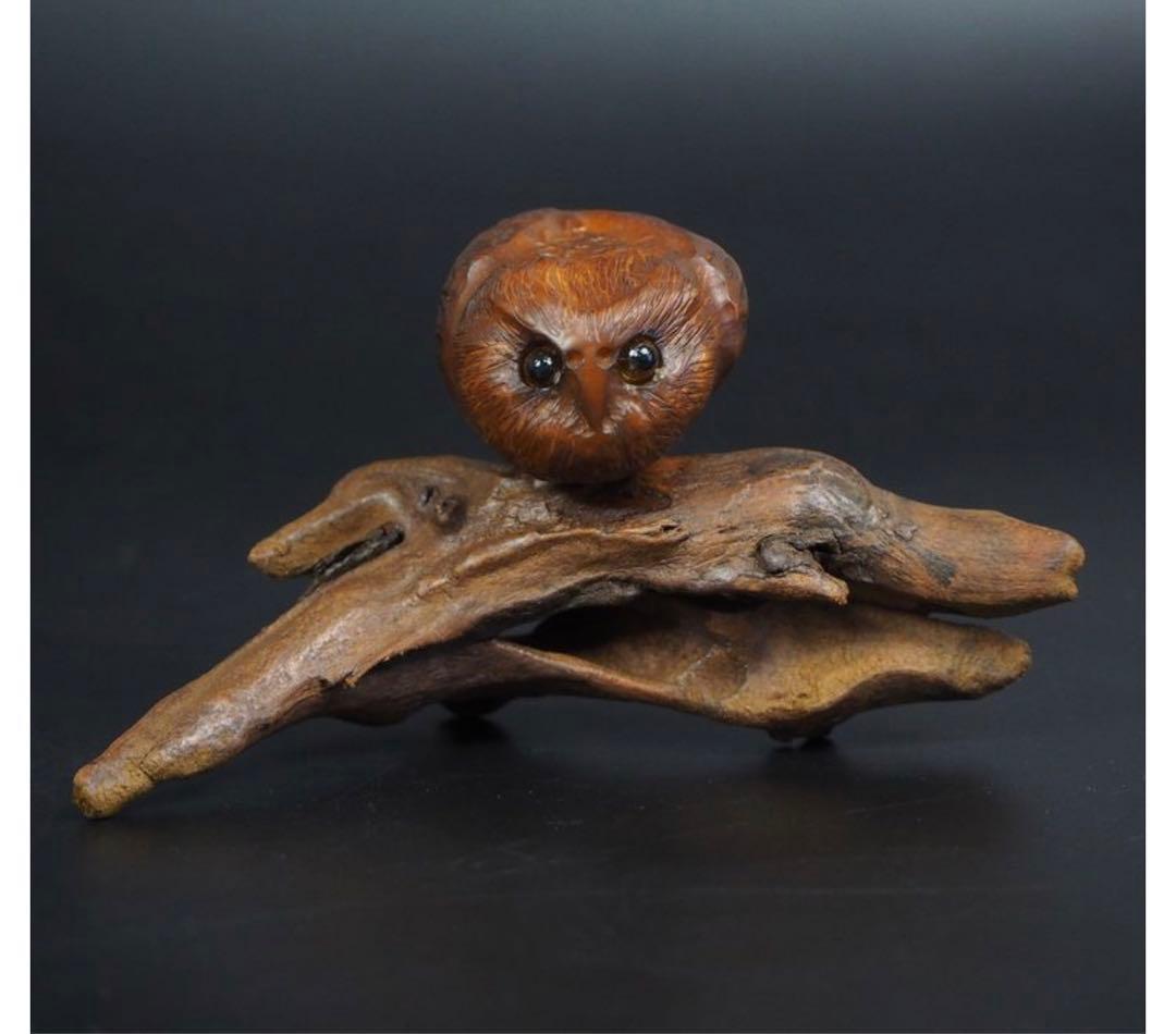 送料無料コレクター放出品天然素材フクロウ置物　神代木にフクロウ箱付骨董古玩古美術