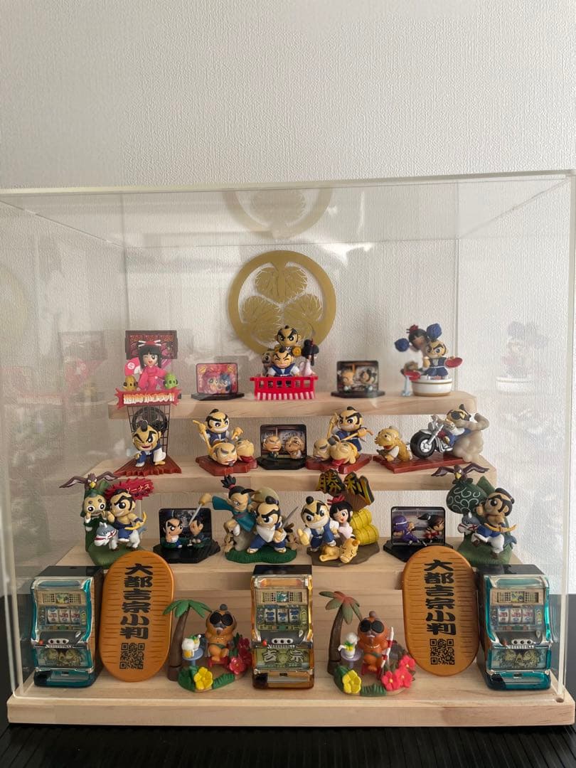 【吉宗フィギュアコレクション】　　　　　扇子、小判付