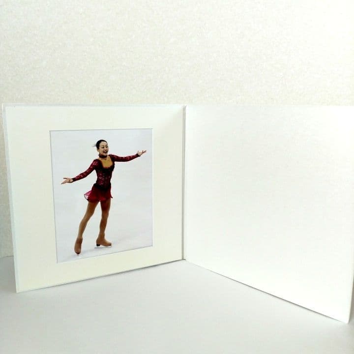 バンクーバー五輪 2010 浅田真央 直筆サイン 写真アルバム 非売品