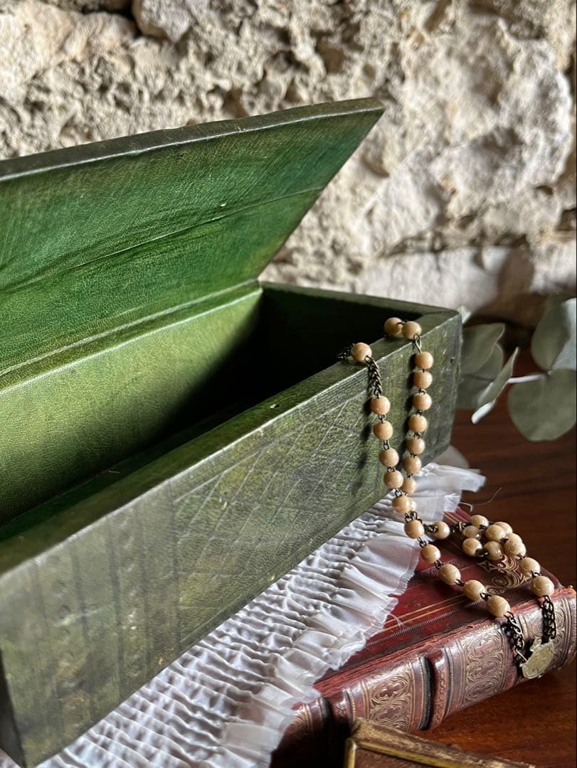 ◆フランスアンティーク｜ハンドメイド型押し革の木箱レザー小箱、緑モスグリーン茶