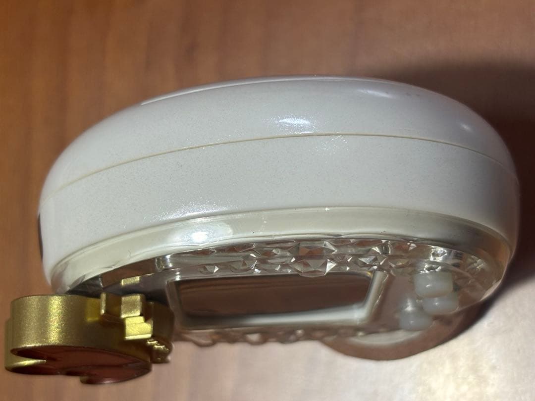 たまごっちピース　ホワイト　Tamagotchi P's ピアス付き