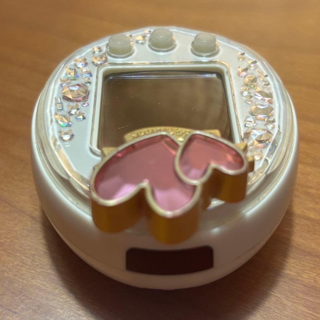 たまごっちピース　ホワイト　Tamagotchi P's ピアス付き