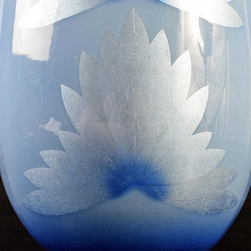 九谷焼　中田一於作　淡青釉裏銀彩　花文　壷　共布共箱　M　R7804B