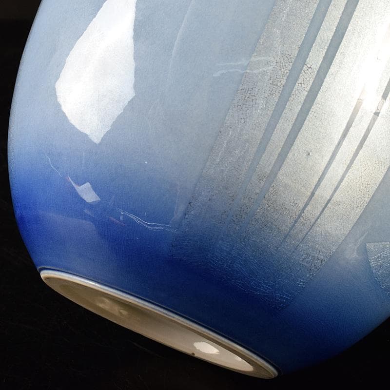 九谷焼　中田一於作　淡青釉裏銀彩　花文　壷　共布共箱　M　R7804B